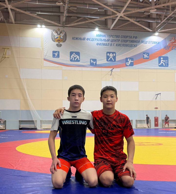 С 14 по 28 декабря в г. Кисловодск проходят учебно-тренировочные мероприятия юниорской сборной России (u-18), в которых принимает участие Бадмаев Алдар, и молодежной сборной (u-21), в составе которой Дживлеев Арсланг