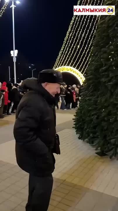 Праздничное настроение от Петра Леонтьевича!