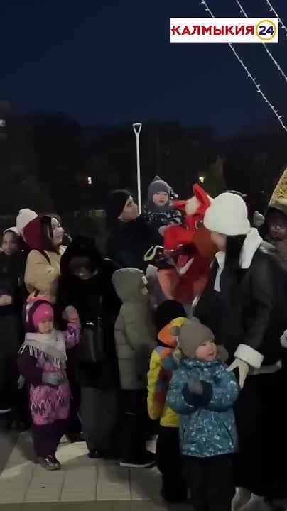 На Площади Победы начались праздничные мероприятия