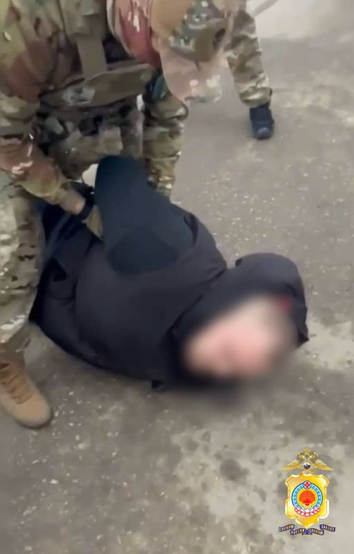 Оперативниками Калмыкии и Самарской области задержан преступник, реализовывавший мошеннические схемы на территории республики с помощью "сим-бокса"