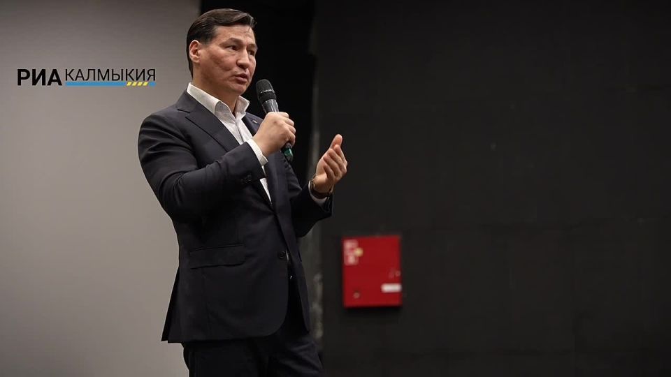 «Сколько можно фестивалить? Надо работать»