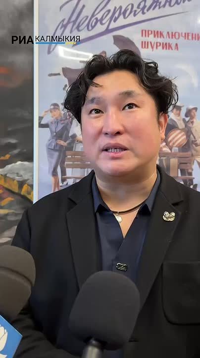 Художественный руководитель Республиканского русского театра драмы и комедии Алексей Сарангов поблагодарил Бату Хасикова: