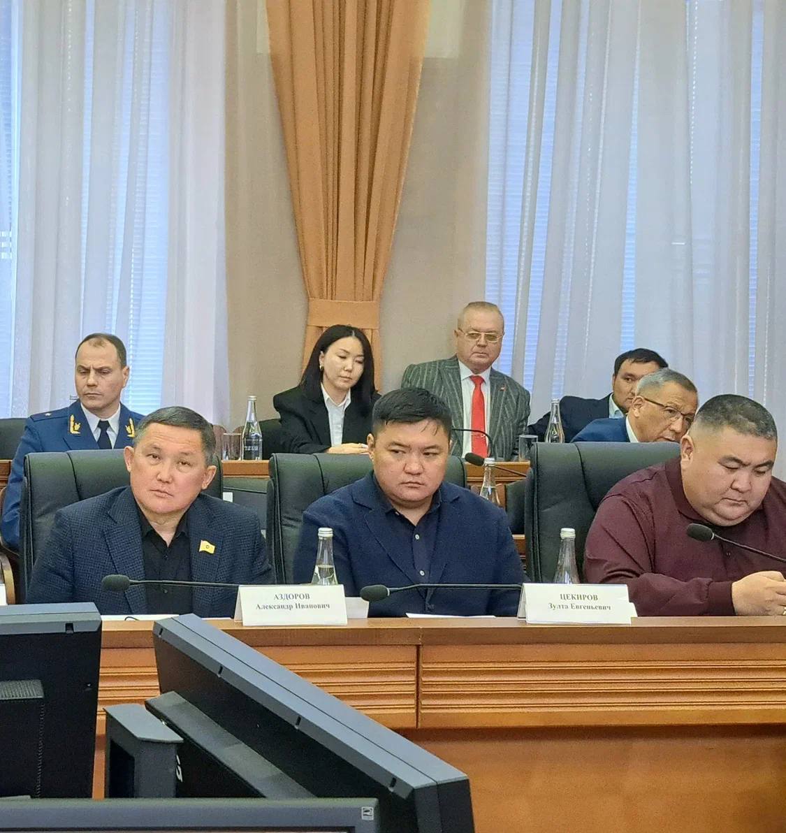 На двадцать седьмой (внеочередной) сессии рассмотрели один вопрос На двадцать седьмой (внеочередной) сессии рассмотрели один вопрос