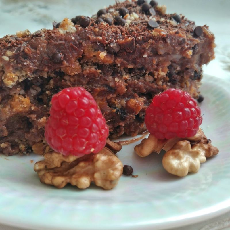 Сладкое удовольствие без выпечки: торт-конфетка из сухофруктов и орехов