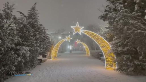 Невероятная картина: зима вновь рисует белыми красками