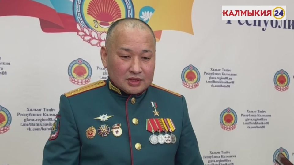 Встречаем нашего Героя. Сегодня Глава Республики провел встречу с Героем России Нараном ОчирГоряевым