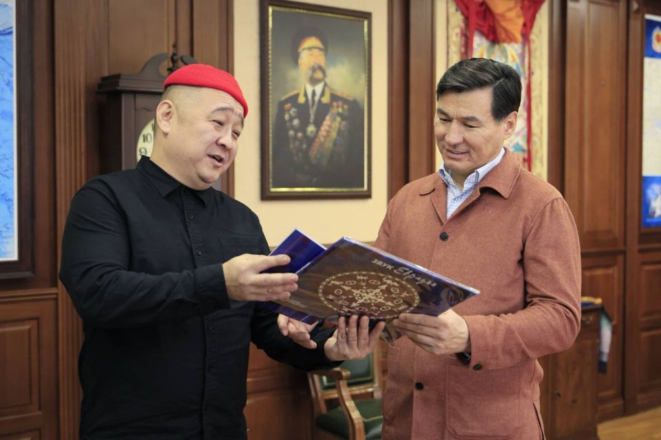 Бату Хасиков: Провел встречу с калмыцкой этно-электропанк-группой HAGRIN