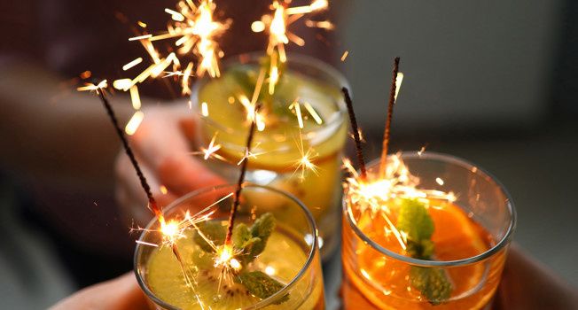Новый год без алкоголя: яркие коктейли для праздничного настроения