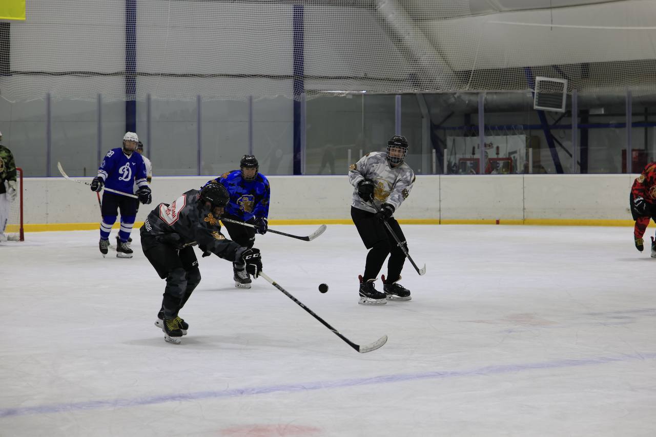 Герой России вышел на лед в составе сборной Калмыкии Герой России вышел на лед в составе сборной Калмыкии