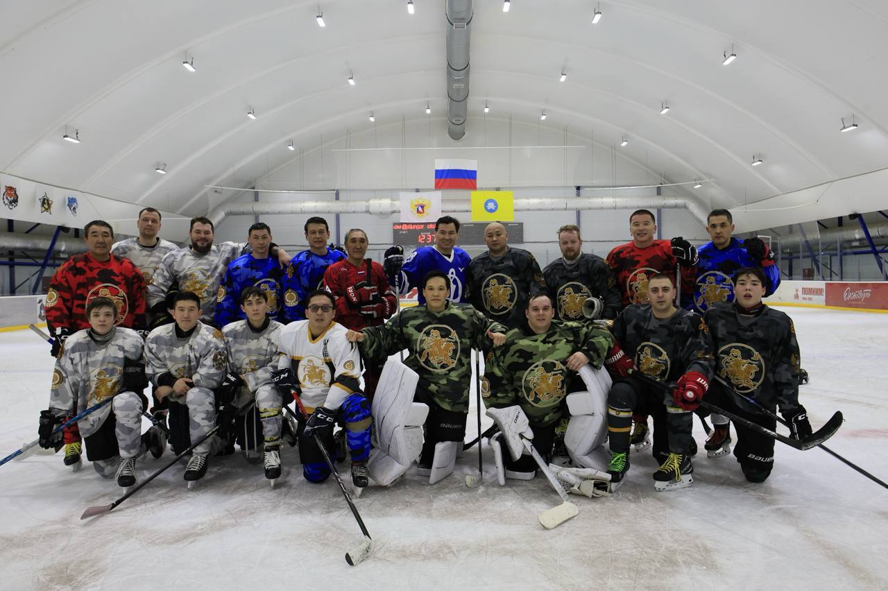Герой России вышел на лед в составе сборной Калмыкии Герой России вышел на лед в составе сборной Калмыкии