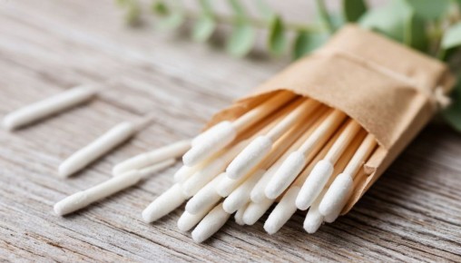 Удивительный вред ватных палочек: почему их не стоит смывать в унитаз