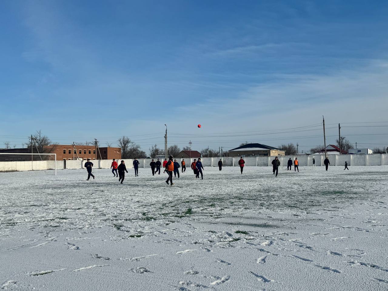 На яшкульском стадионе «Урожай» состоялось символическое открытие футбольного сезона На яшкульском стадионе «Урожай» состоялось символическое открытие футбольного сезона