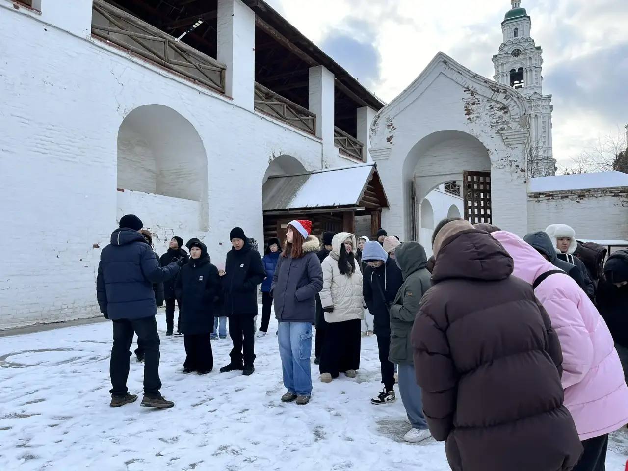 Алдар Лиджиков: По инициативе Главы Республики Калмыкия Бату Сергеевича Хасикова продолжаем добрую традицию и отправляем наших детей в познавательные поездки в близлежащие города Алдар Лиджиков: По инициативе Главы Республики Калмыкия Бату Сергеевича Хасикова продолжаем добрую традицию и отправляем наших детей в познавательные поездки в близлежащие города