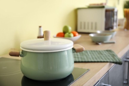 Как вернуть эмалированной посуде вторую жизнь: простые советы по ремонту