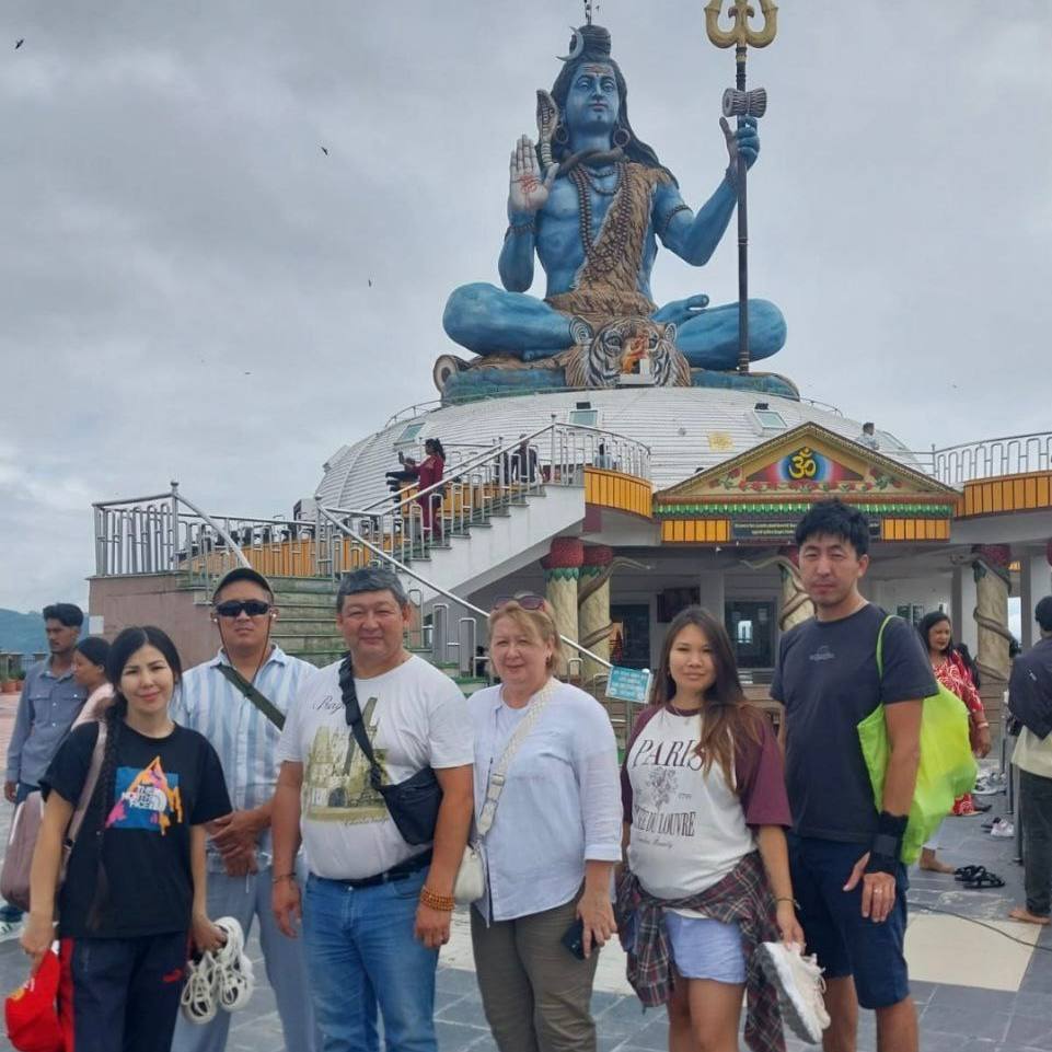 Паломничество в Гималаи: семьи ветеранов из Калмыкии посетили Непал Паломничество в Гималаи: семьи ветеранов из Калмыкии посетили Непал