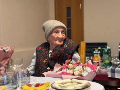 Сегодня свой 100-летний юбилей отмечает элистинка Ольга Илларионовна Кузьмина