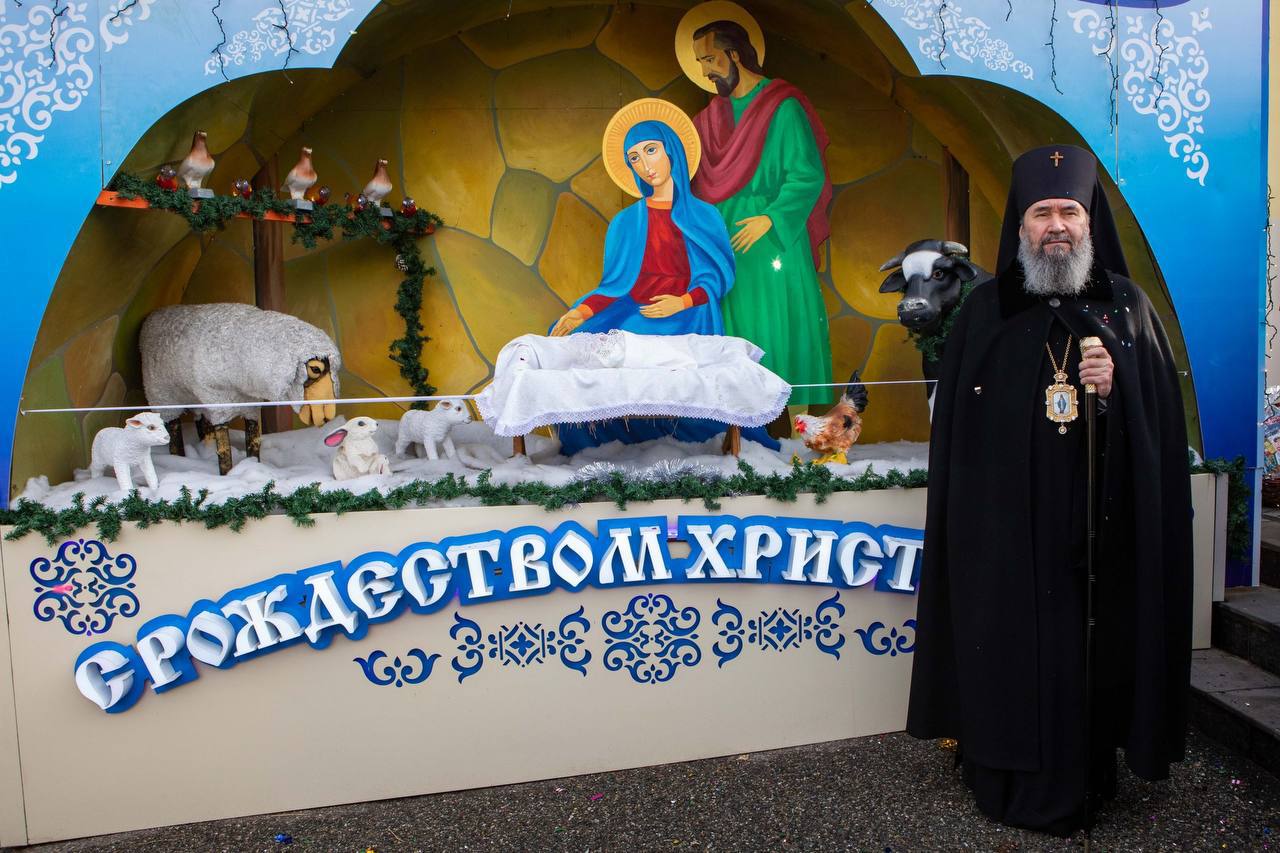 В Казанском соборе Элисты открыли Рождественский вертеп В Казанском соборе Элисты открыли Рождественский вертеп