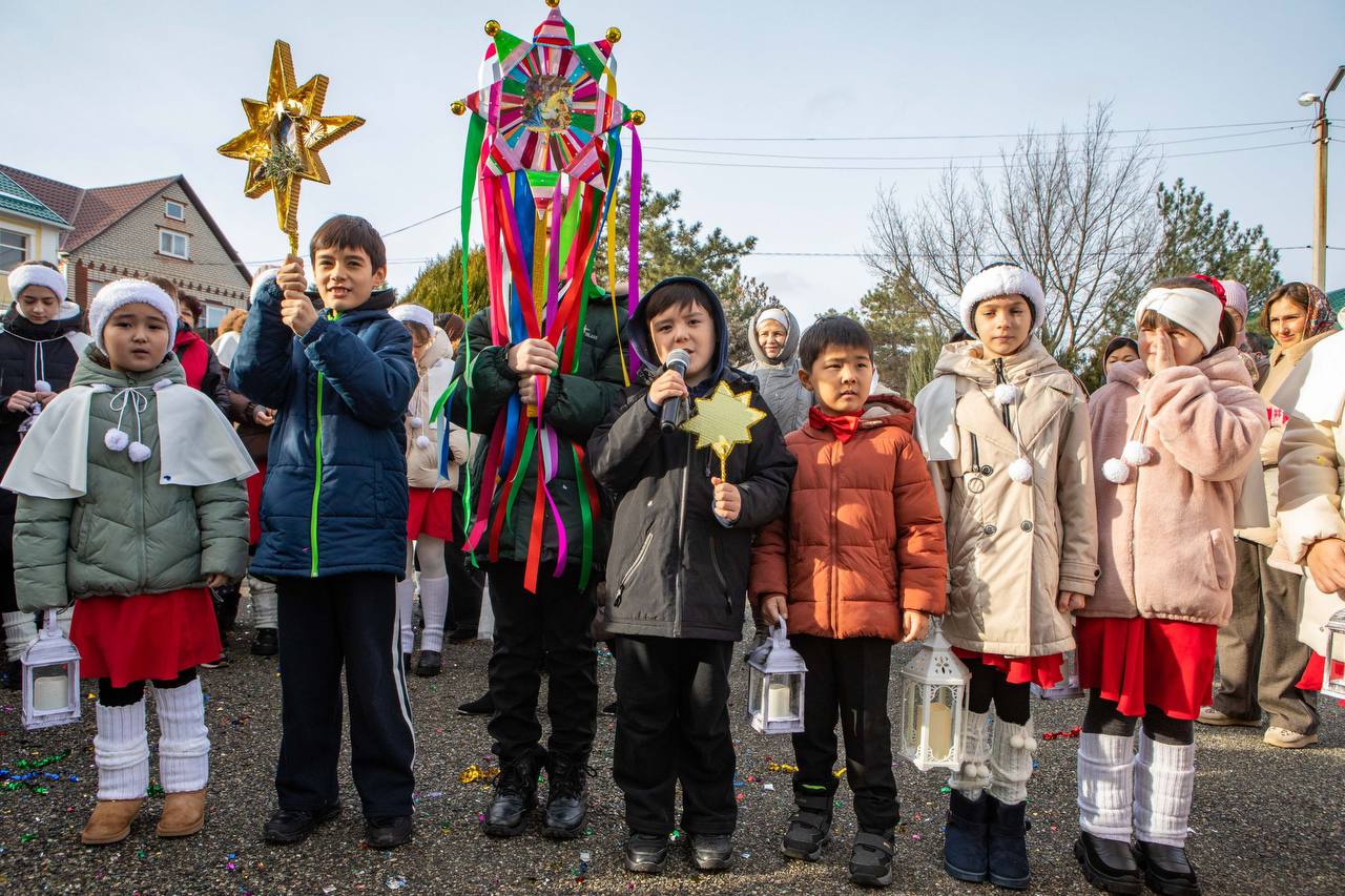 Глава Калмыкии Бату Хасиков поздравил жителей республики со светлым праздником Рождества Христова Глава Калмыкии Бату Хасиков поздравил жителей республики со светлым праздником Рождества Христова