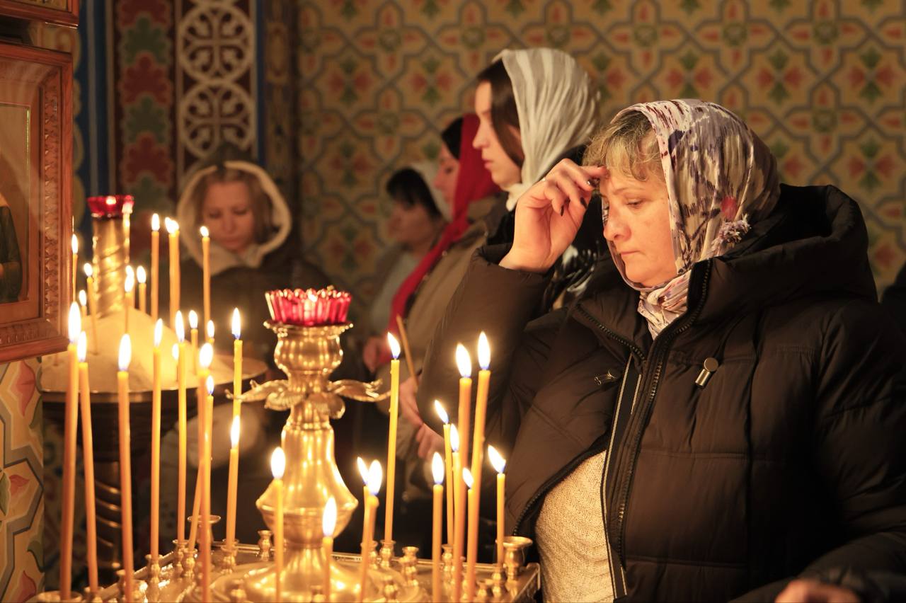 Глава Калмыкии Бату Хасиков поздравил жителей республики со светлым праздником Рождества Христова Глава Калмыкии Бату Хасиков поздравил жителей республики со светлым праздником Рождества Христова