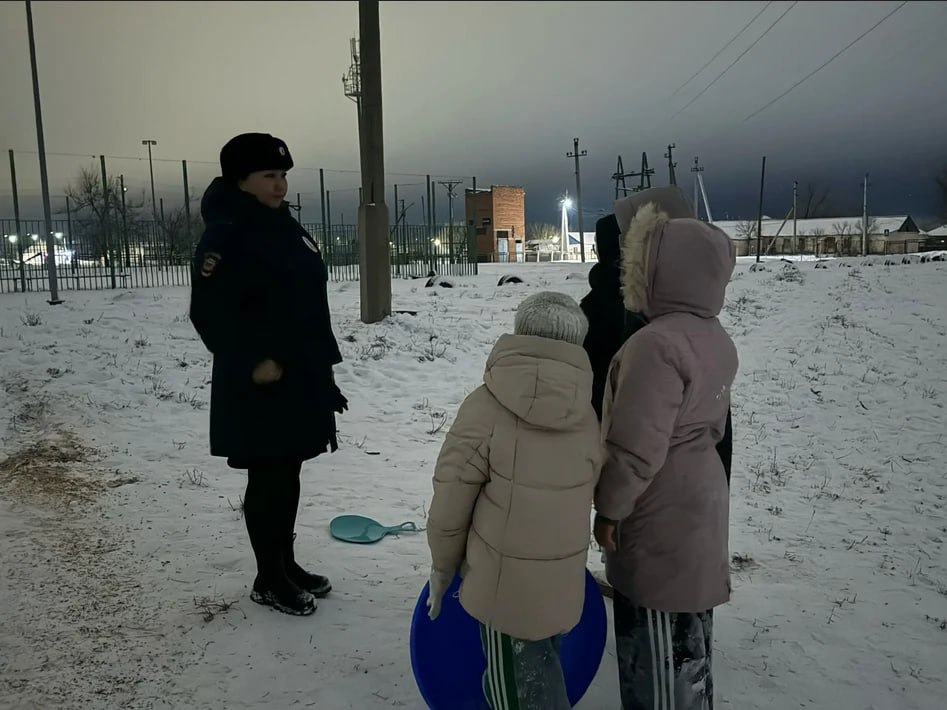 В поселке Большой Царын полицейские пресекли управление автомобилем несовершеннолетним В поселке Большой Царын полицейские пресекли управление автомобилем несовершеннолетним