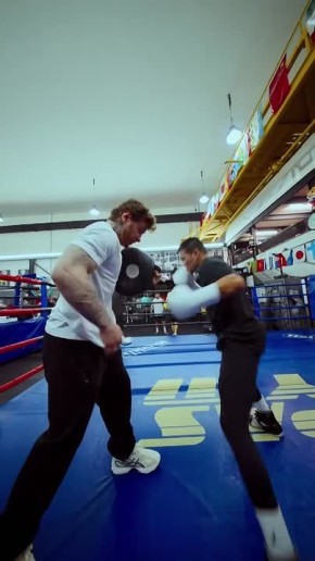 Сегодня день рождения у гордости нашей республики, непобеждённого боксёра-профессионала — Чингиза Натырова!