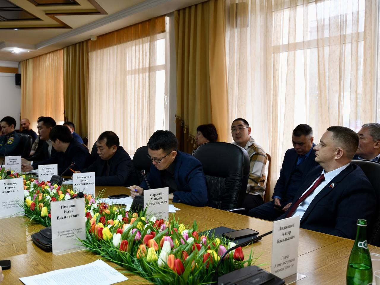 Глава Администрации города Элисты Алдар Лиджиков провел первое в этом году еженедельное аппаратное совещание с участием Главы города Элисты – Председателя ЭГС Максима Соркина и руководителей структурных подразделений Глава Администрации города Элисты Алдар Лиджиков провел первое в этом году еженедельное аппаратное совещание с участием Главы города Элисты – Председателя ЭГС Максима Соркина и руководителей структурных подразделений