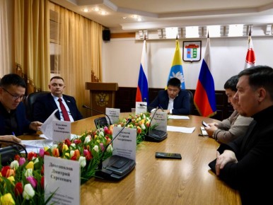 Алдар Лиджиков: Провели сегодня первое аппаратное совещание в новом году