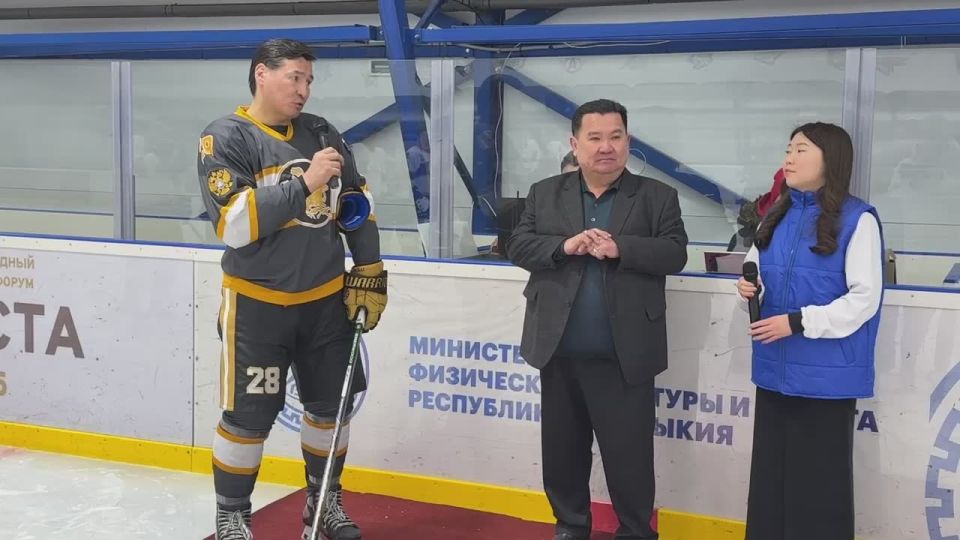 Глава Калмыкии Бату Хасиков поздравил всех с праздником - Днем студента!