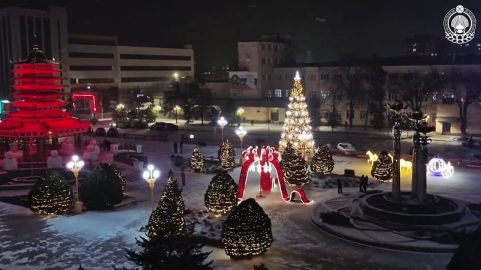 Снежная викторина. Какой полюс холоднее – Северный или Южный? Выберите реакцию на пост согласно вашему ответу: - Южный