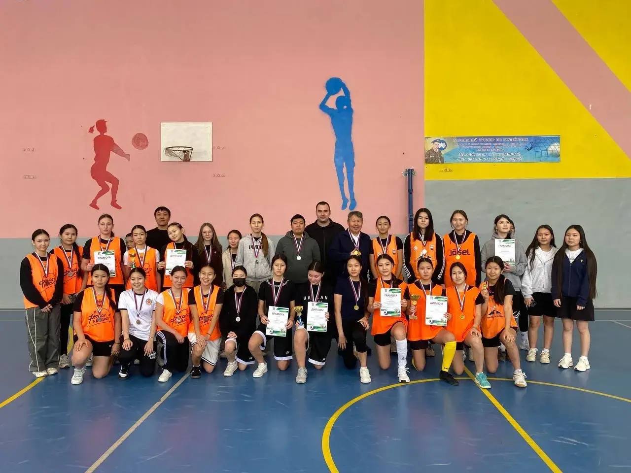 С 20 по 23 января состоялся элистинский муниципальный этап соревнований «Кожаный мяч – Школьная футбольная лига» 2025-2026 по футзалу С 20 по 23 января состоялся элистинский муниципальный этап соревнований «Кожаный мяч – Школьная футбольная лига» 2025-2026 по футзалу