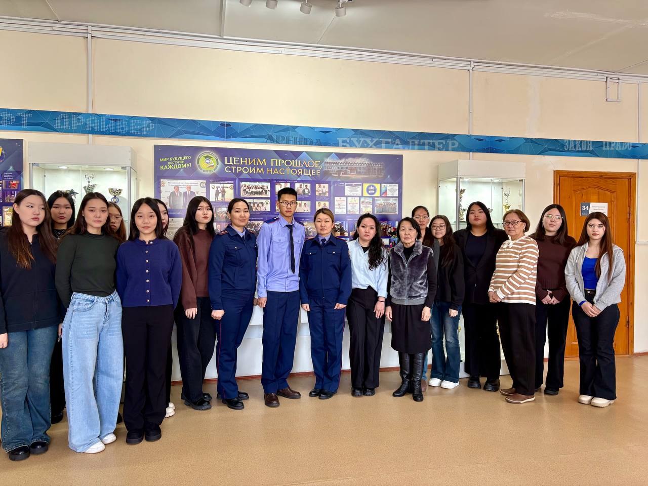 Сотрудники следственного управления СК России по Республике Калмыкия приняли участие в мероприятиях, посвященных Дню полного освобождения Ленинграда от фашистской блокады Сотрудники следственного управления СК России по Республике Калмыкия приняли участие в мероприятиях, посвященных Дню полного освобождения Ленинграда от фашистской блокады