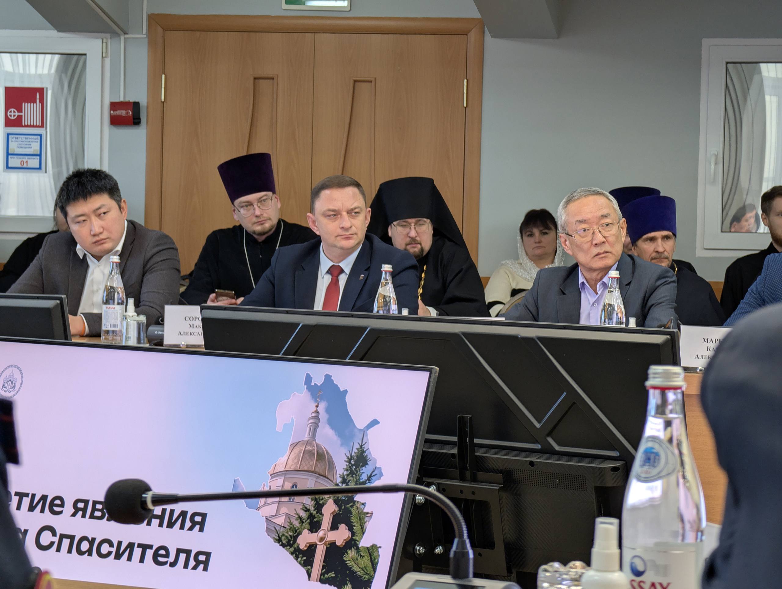 Элиста вновь объединяет людей в год празднования 80-летия явления Христа Спасителя Элиста вновь объединяет людей в год празднования 80-летия явления Христа Спасителя