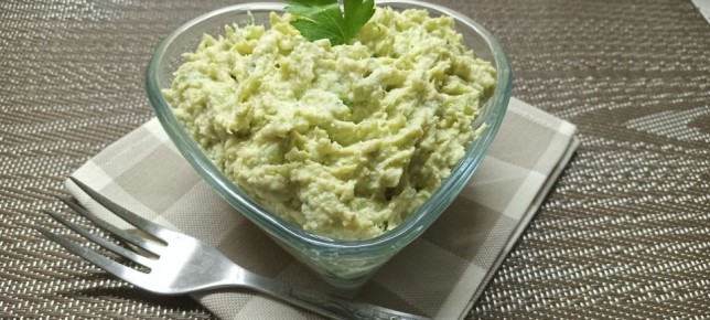 Селедочное масло с яйцом: простая закуска для быстрых вечеров