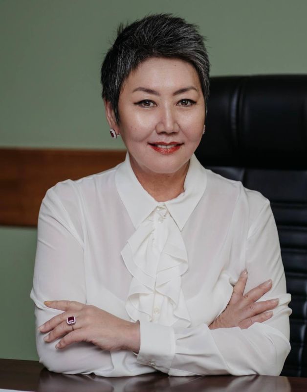 Уроженке Калмыкии Елене Булуковой присвоено звание Заслуженного деятеля искусств РФ