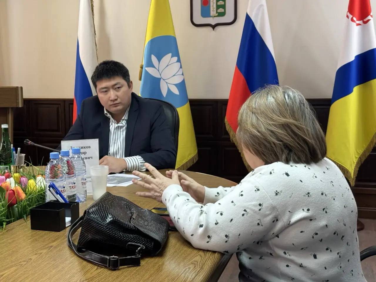 Алдар Лиджиков: Продолжаем неделю личных приемов граждан в Администрации города Элисты Алдар Лиджиков: Продолжаем неделю личных приемов граждан в Администрации города Элисты