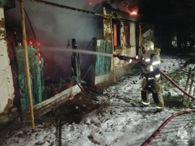 Пожар в нежилом доме в селе Красинское Лаганского района ликвидирован