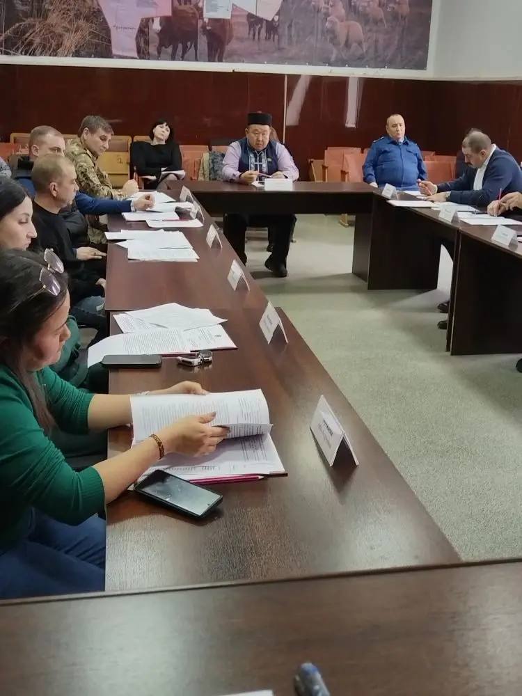 По поручению спикера парламента депутат Народного Хурала Республики Калмыкия Григорий Цебеков принял участие в работе 7-й очередной сессии Собрания депутатов Сарпинского районного муниципального образования шестого созыва По поручению спикера парламента депутат Народного Хурала Республики Калмыкия Григорий Цебеков принял участие в работе 7-й очередной сессии Собрания депутатов Сарпинского районного муниципального образования шестого созыва