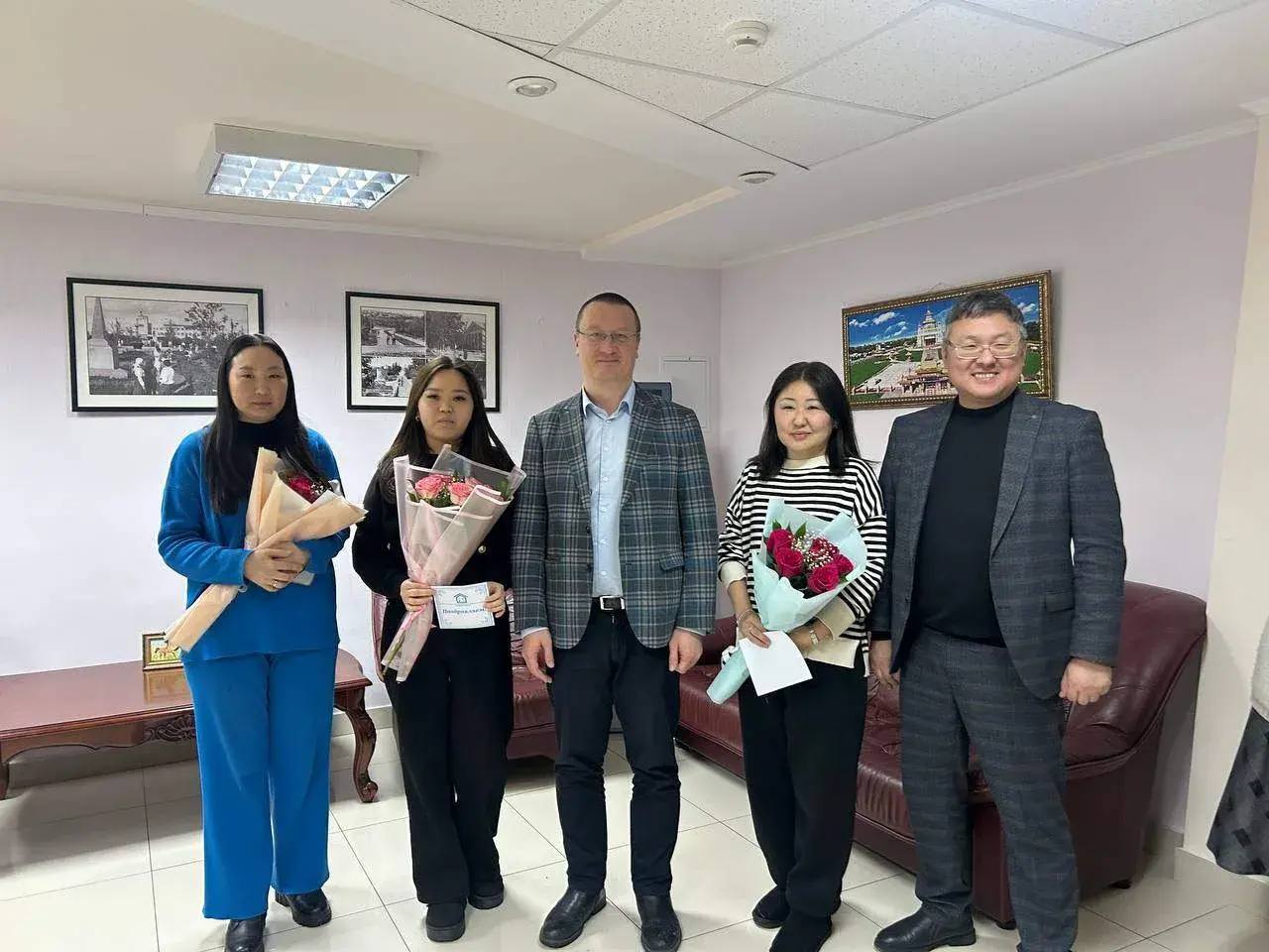 Министерство ЖКХ и энергетики поздравило сотрудников, у кого дни рождения в январе