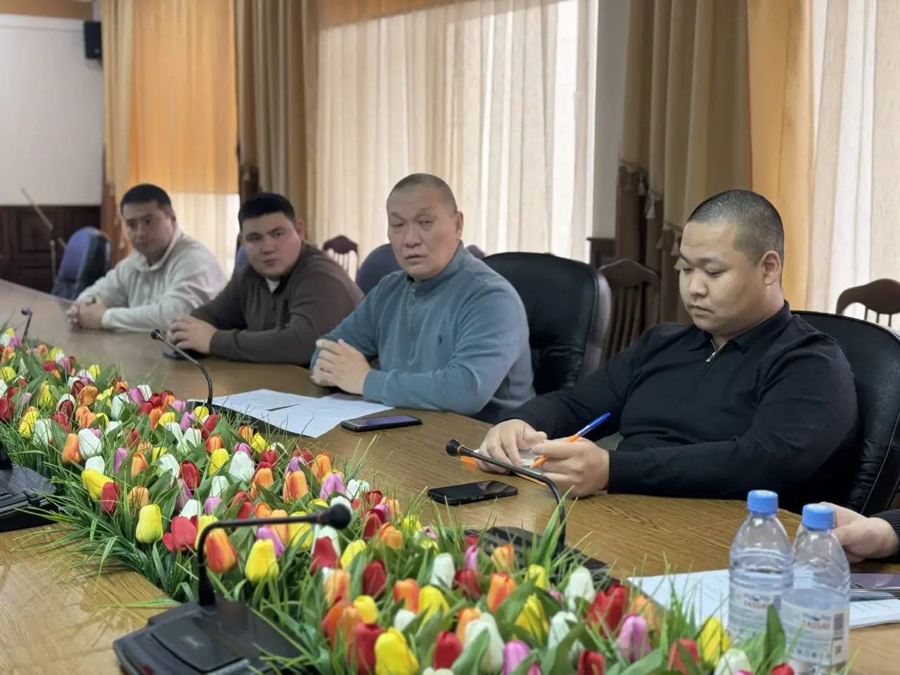 Алдар Лиджиков: Провели оперативный штаб с руководителями всех городских служб Алдар Лиджиков: Провели оперативный штаб с руководителями всех городских служб