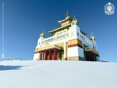 Снежная викторина. Почему снег кажется белым? Выберите реакцию согласно вашему ответу: