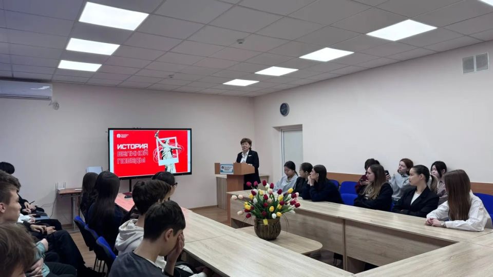 В рамках всероссийской акции «Знание.Герои», приуроченной к 83й годовщине Победы под Сталинградом, в Калмыкии прошли лектории в Элистинской и Приютненской гимназиях и в филиале РГУСОЦТЕХ