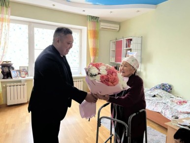 Сегодня свое 96-летие празднует Тюрюмтя Саксонова