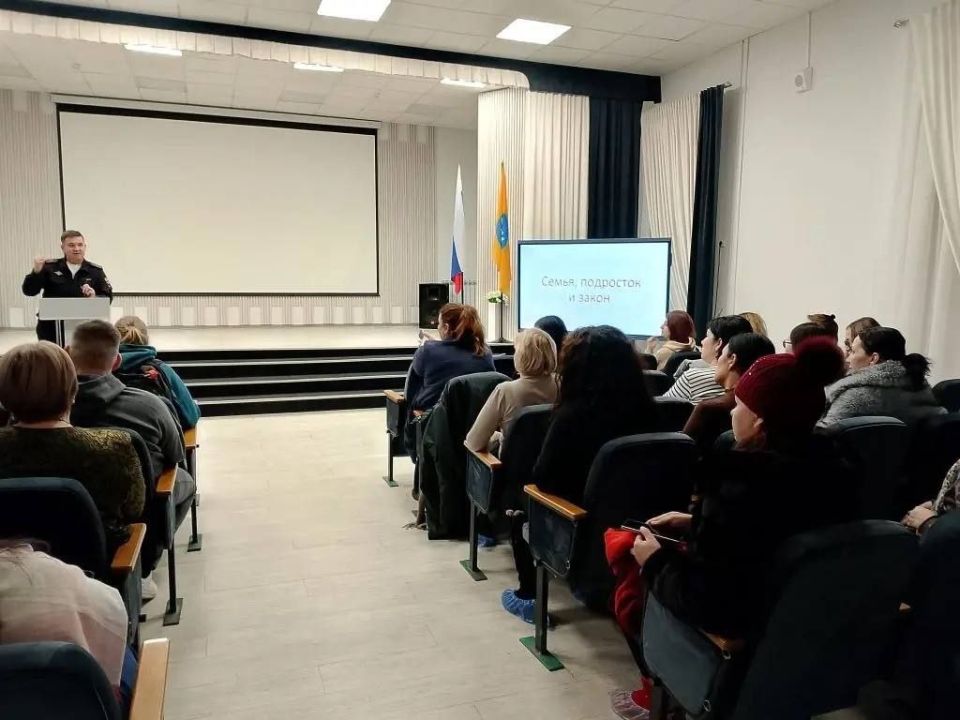 �����, ��������� � �����. � ������ �2, �3 � �5 ������ ������ ���������� ������������ ������������ �������� �� ���� ������, ��������� � ������