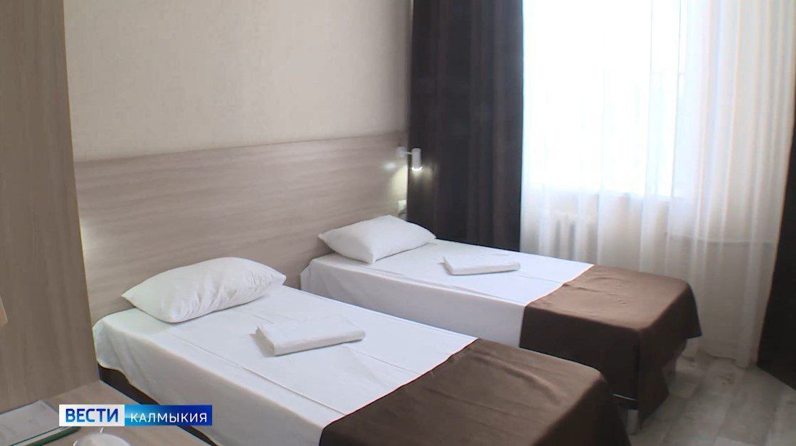 С 1 апреля россиянам разрешат заселяться в отели по правам, биометрии и «Госуслугам»