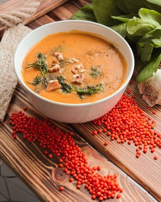 Согревающий суп из чечевицы и тыквы: вкусное и полезное угощение на каждый день