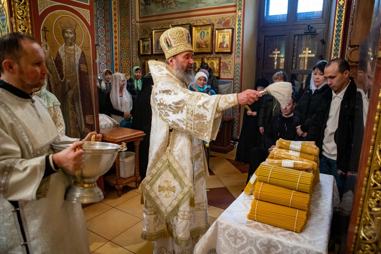 Сегодня, на 40-й день после Рождества, православные Калмыкии отмечают один из 12 главных христианских праздников — Сретение Господне Сегодня, на 40-й день после Рождества, православные Калмыкии отмечают один из 12 главных христианских праздников — Сретение Господне