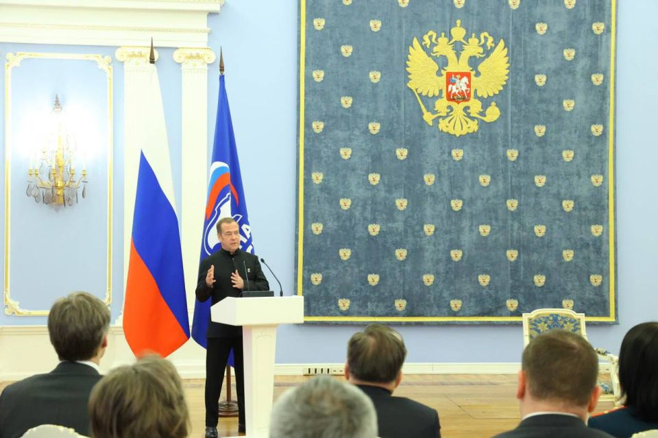 «Единая Россия» меняет подход: программа партии теперь будет состоять из двух частей