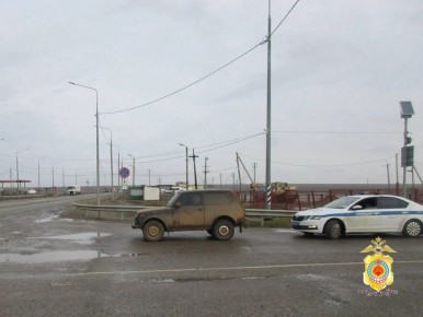 В Калмыкии задержали жителя Ростовской области, подозреваемого в угоне автомобиля и краже денег у знакомого