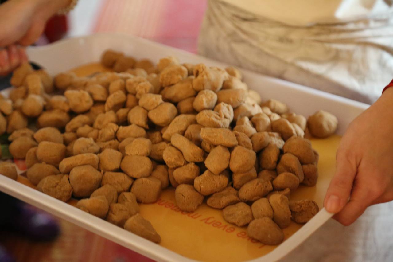 В преддверии национального праздника Цаган Сар в Центральном хуруле Калмыкии прошёл ритуал «урвн хв» В преддверии национального праздника Цаган Сар в Центральном хуруле Калмыкии прошёл ритуал «урвн хв»