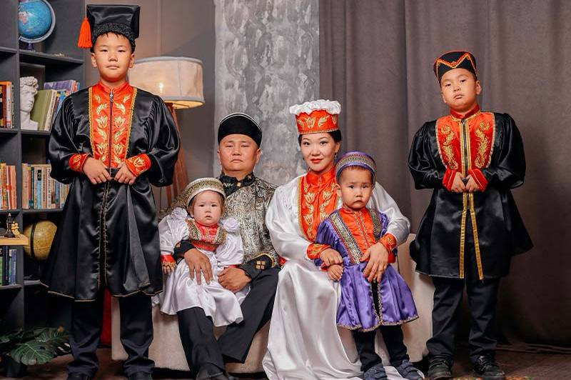 Глава Калмыкии поздравил жителей республики с праздником Цаган Сар Глава Калмыкии поздравил жителей республики с праздником Цаган Сар